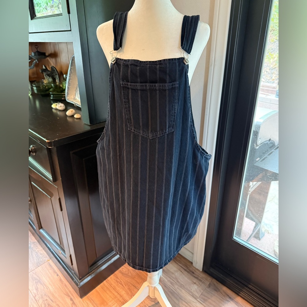 Forever 21 Black Striped Dress